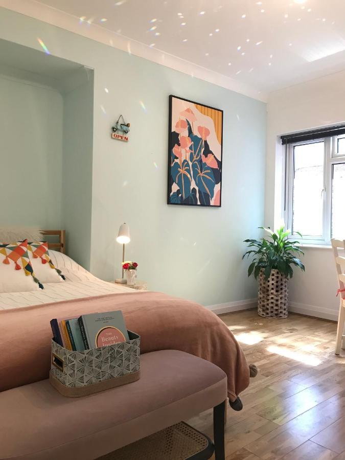 Modern Boutique Studio Apartment Bournemouth Exterior photo